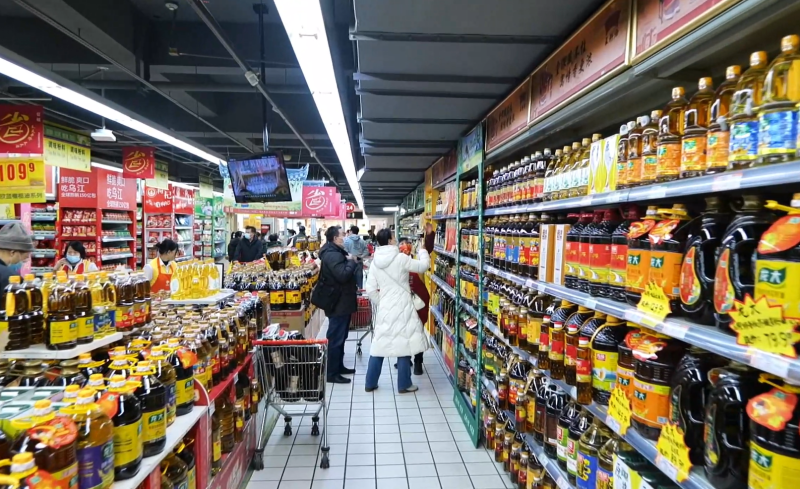 、3服务社持续推进旧货汰换和新品引进 梁博摄.png